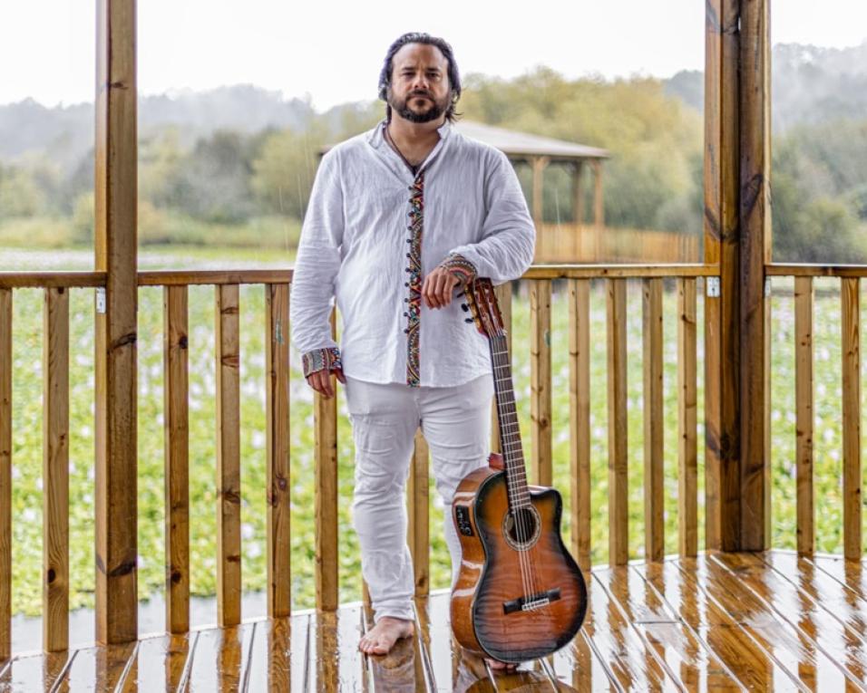 Marcus Marçal em concerto na Comur.
