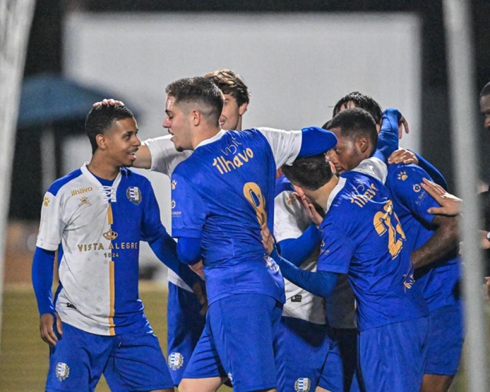 vista alegre vence na taca