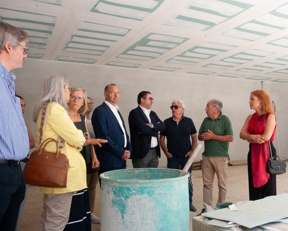 Deputados do PSD visitam Associação Valecambrense de Pais e Amigos do Cidadão Deficiente.