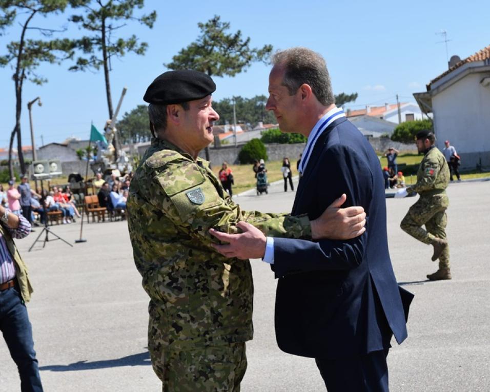 ribau esteves agraciado pelo exercito
