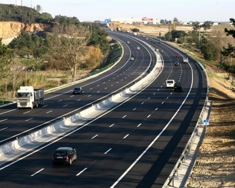 A25 e IC2 reabriram à circulação mas a A1 continua condicionada.