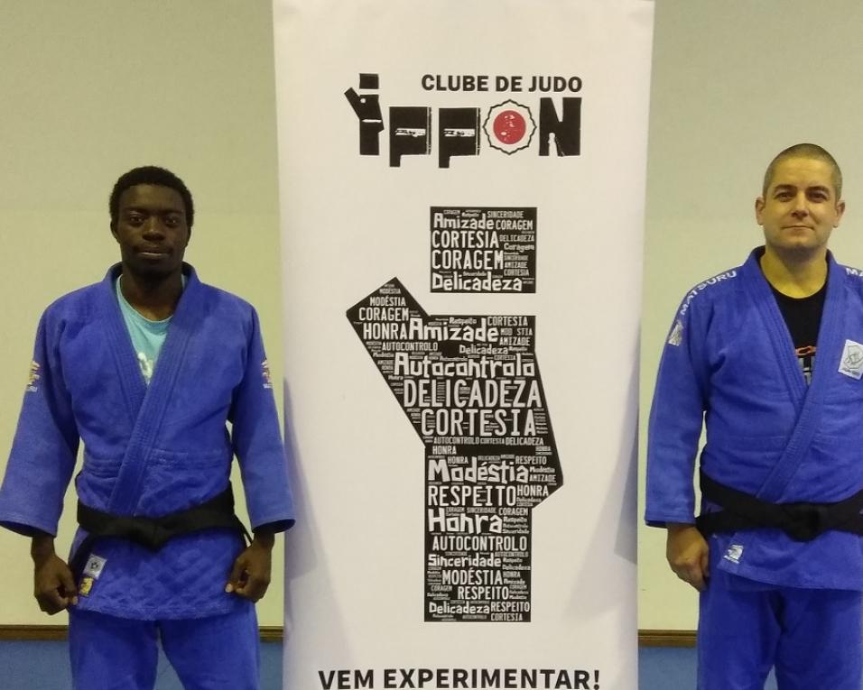 Judo da Associação Académica da Universidade de Aveiro tem dois novos cintos negros.