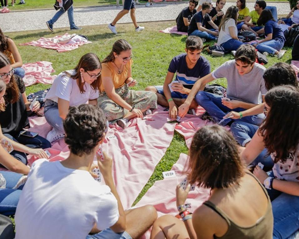 Aveiro: Piquenique na Universidade para receber novos alunos.