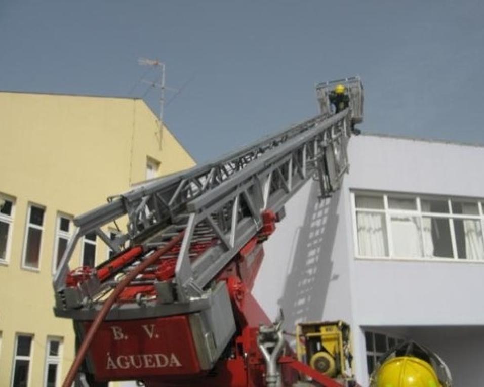 Águeda: Governo na inauguração das obras de remodelação do quartel de bombeiros.