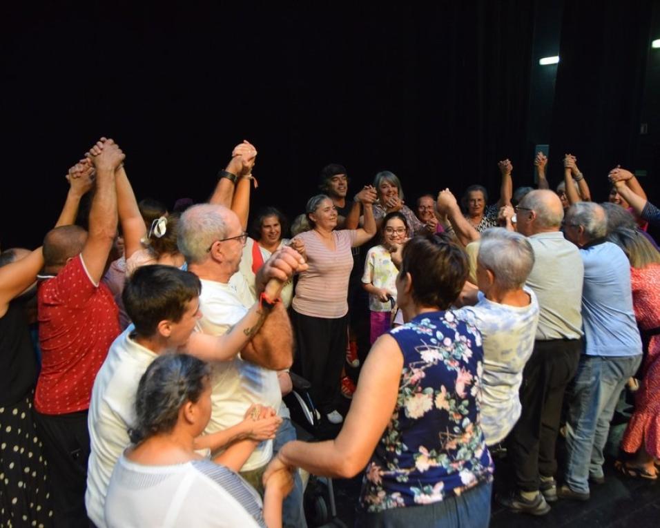  “Pontes Sonoras” no palco do Cineteatro Alba.