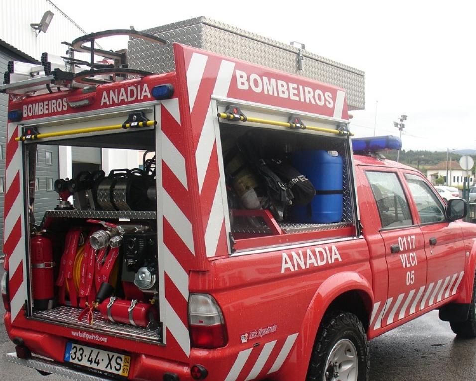 Anadia: Bombeiros com nova viatura ligeira de combate a incêndio. 