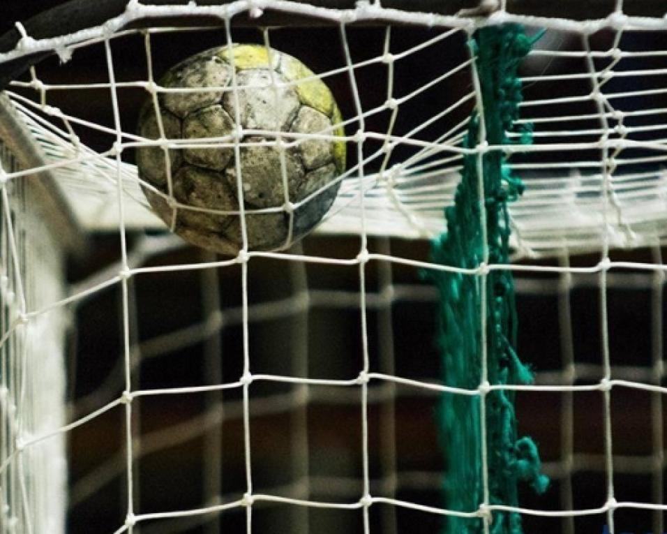 Andebol: São Bernardo à espera do desfecho do jogo entre Xico e Académico de Viseupara saber se festeja subida direta.