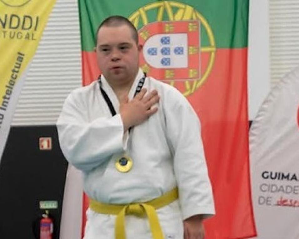 Campeão Mundial de Judo para pessoas com Síndrome de Down distinguido em Oliveira do Bairro.