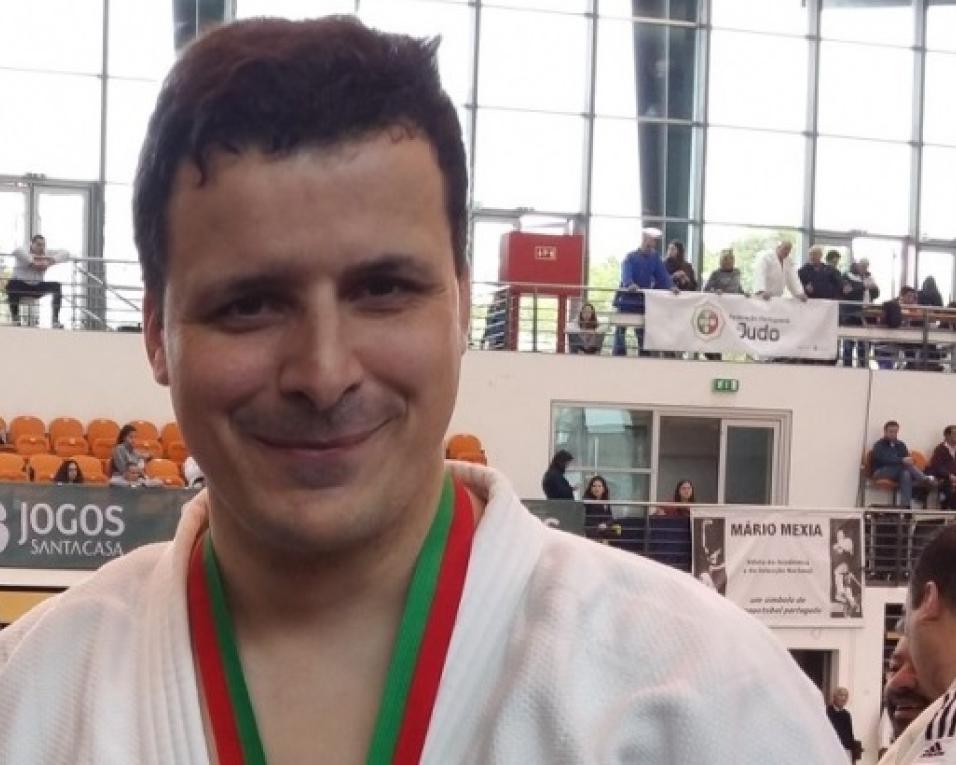 Treinador de Judo estreia-se no mundo da escrita criativa.