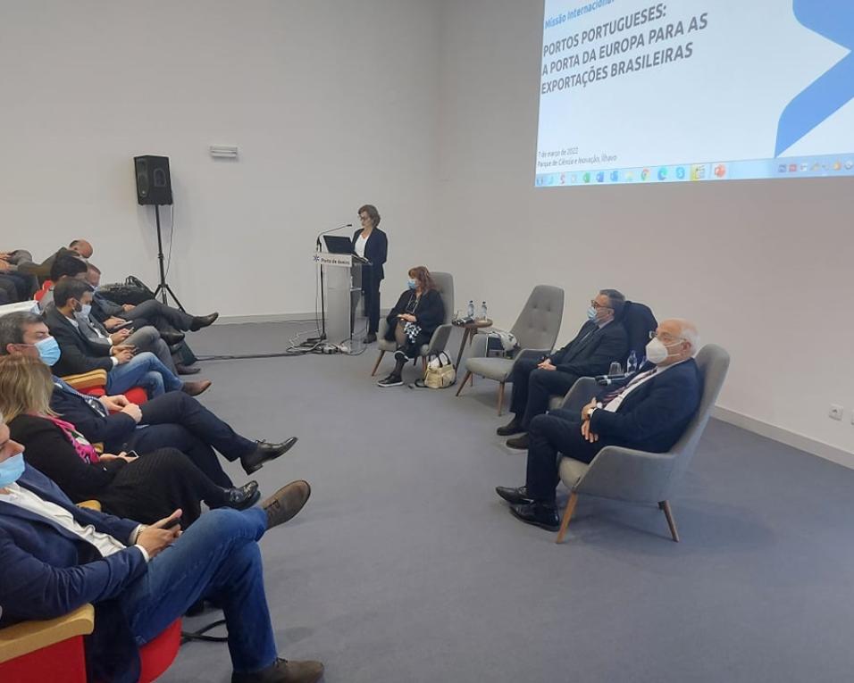 Porto de Aveiro quer criar novas ligações com o Brasil.