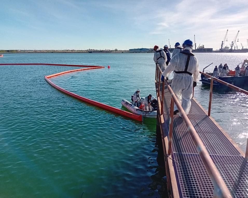 Porto de Aveiro acolheu curso de Operador de Combate à Poluição do Mar.