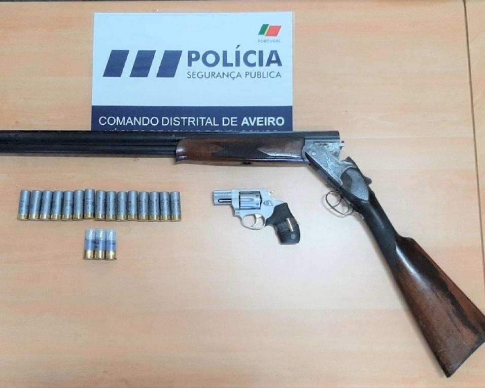 PSP deteve homem que foi entregar arma roubada.