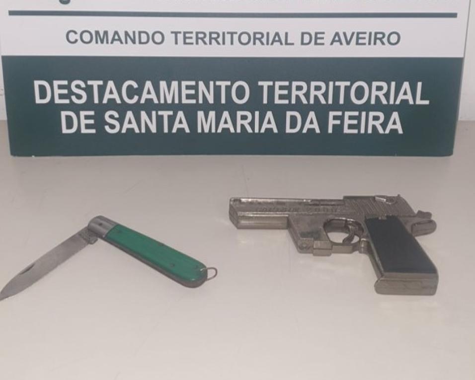 Arrifana: GNR deteve homem por posse de arma proibida.