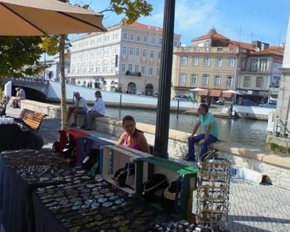 Artes no Canal nos arruamentos junto aos canais urbanos de Aveiro.