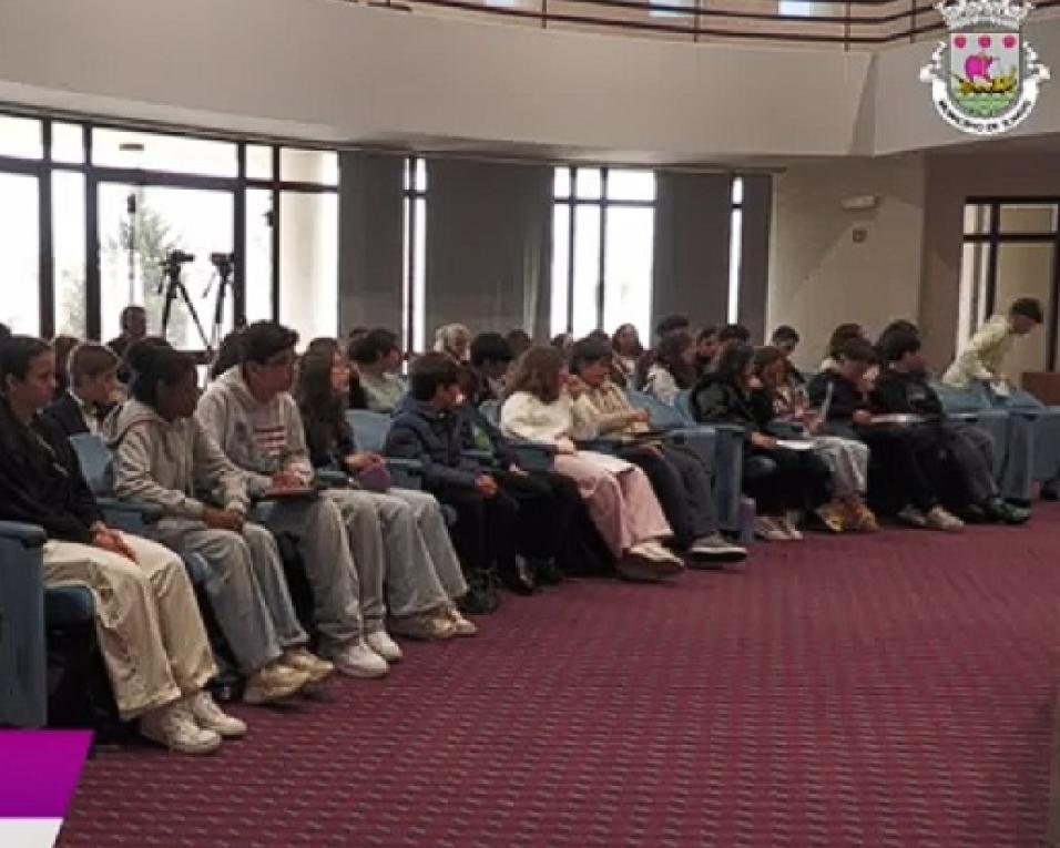 assembleia municipal jovem termina ciclo de debates autarquicos
