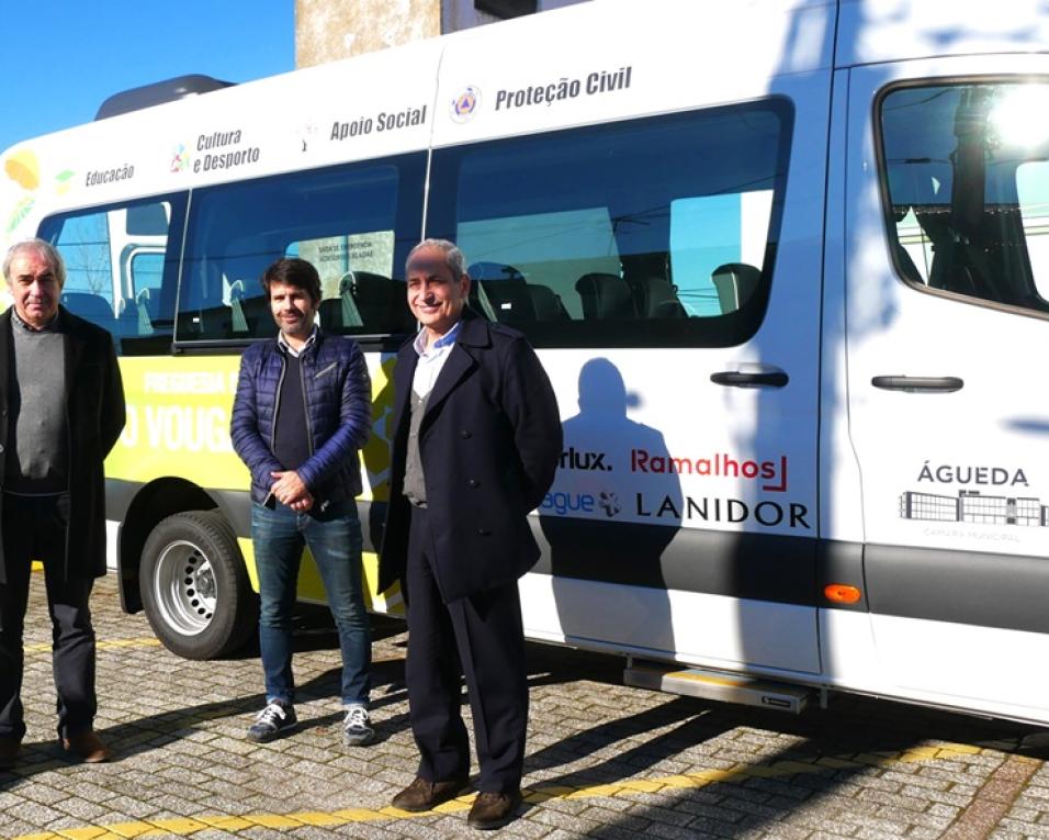 Valongo do Vouga: Junta recebe novo autocarro para transporte escolar.