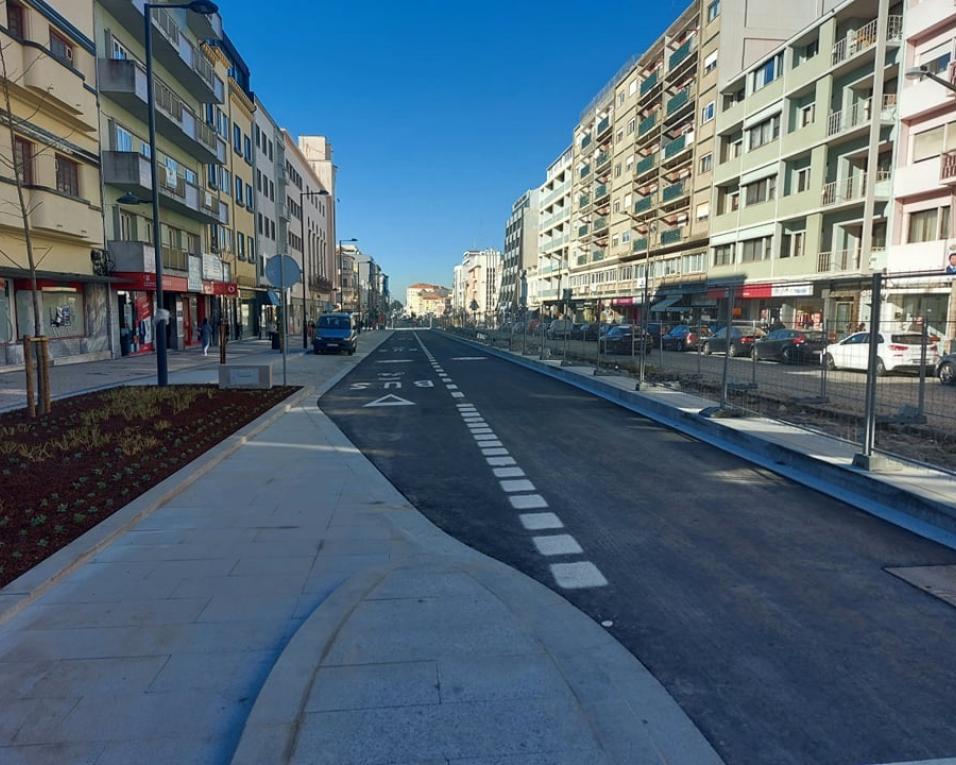 Aveiro Bus anuncia reabertura de algumas paragens de autocarro na Avenida Dr. Lourenço Peixinho. 