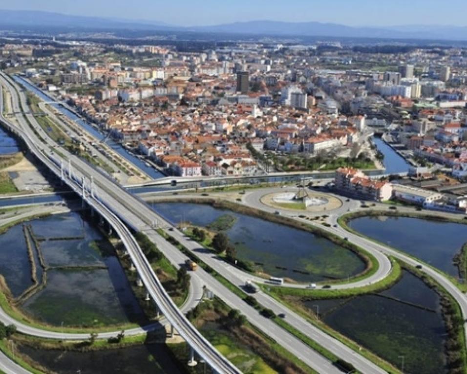 Acessos condicionados ao centro de Aveiro com obra final na rotunda das pontes.