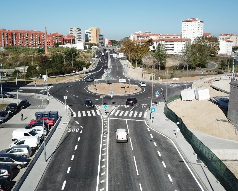 Coração de Aveiro atravessado pela Avenida Europa.