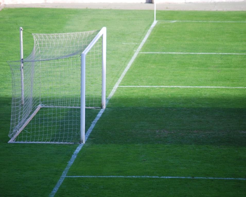 Futebol: Gafanha empata com Esmoriz. Vista Alegre ganha e aproveita derrota do líder.