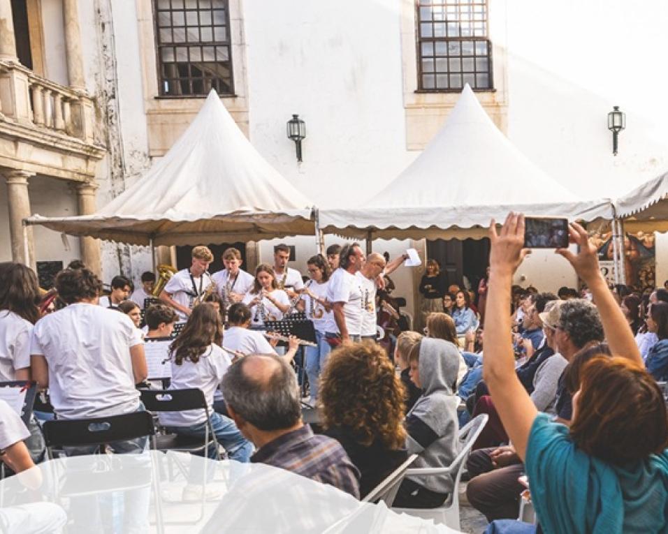 banda amizade em concerto de primavera