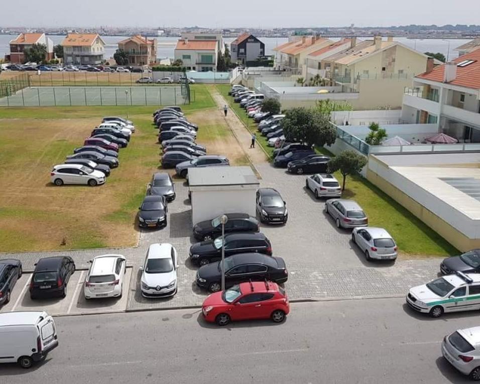 Acesso às praias facilitado abre debate sobre capacidade de estacionamento.