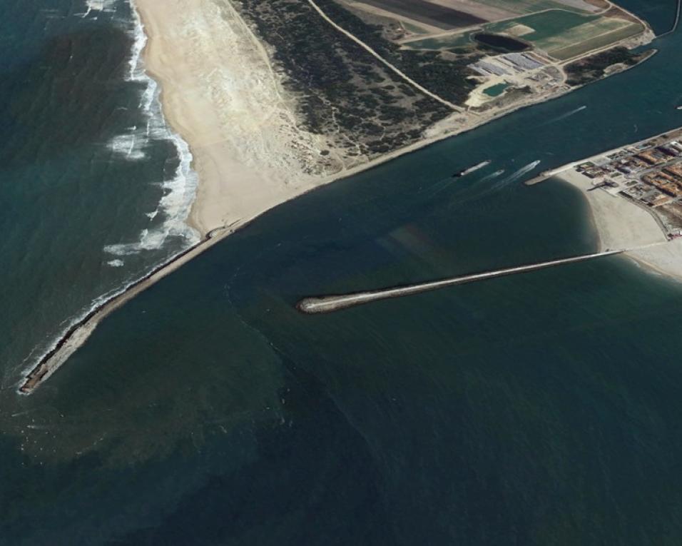 Universidade de Aveiro em projeto sobre segurança da navegação em zonas portuárias.