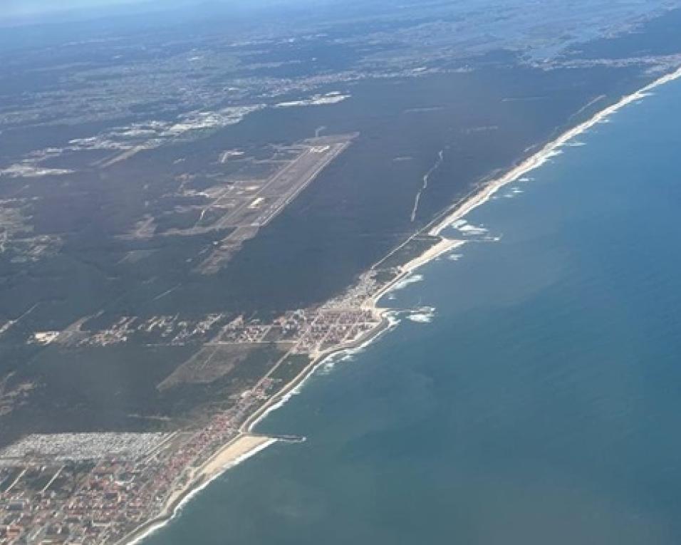 base aerea de ovar em dia aberto