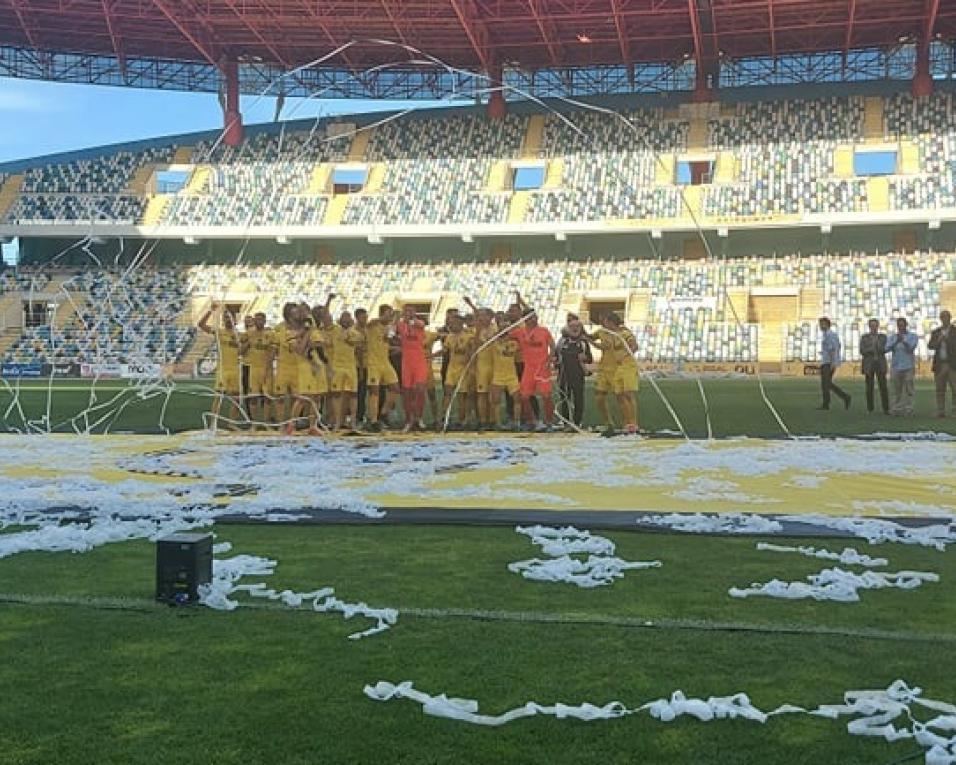 Futebol: Beira-Mar derrotado na despedida mas a festa de campeão continua.