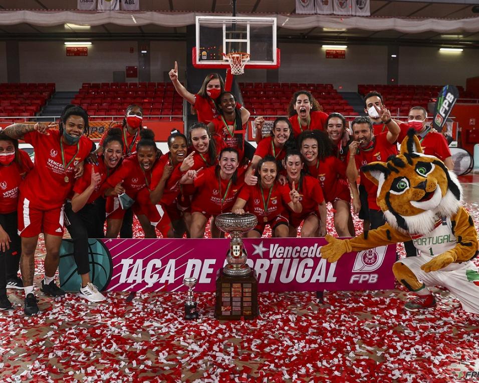 Basquetebol: Benfica ganha a Taça feminina com Joana Soeiro em destaque.