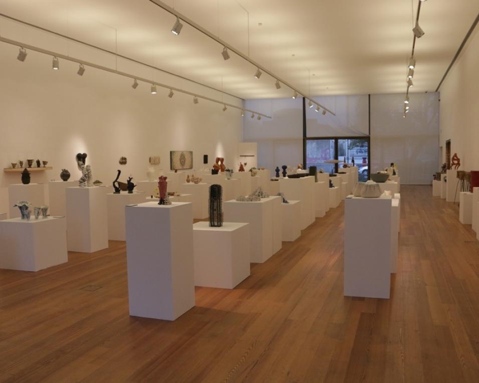  Bienal Internacional de Cerâmica Artística de Aveiro inaugura exposição e entrega prémios.