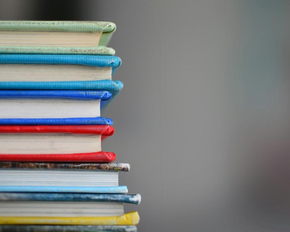 Plano Nacional de Leitura promove a campanha “Noites dos Livros Censurados”.