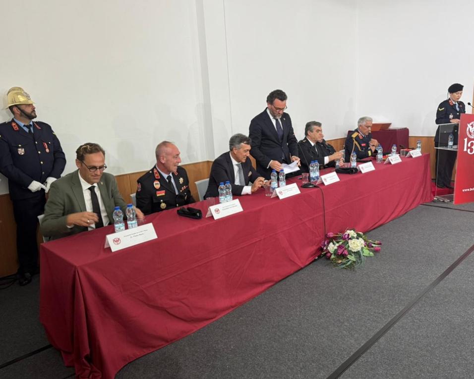 bombeiros de Ílhavo prestam reconhecimento ao porto de Aveiro, comunidade portuária e camara de Ílhavo