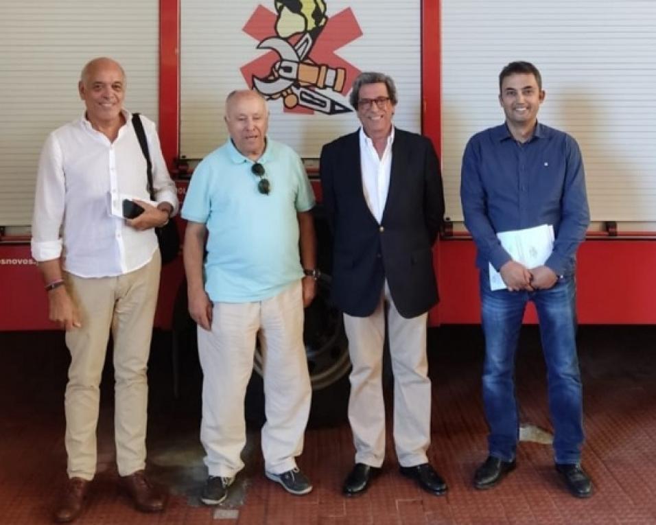 Chega pede reforço do apoio estatal aos bombeiros.