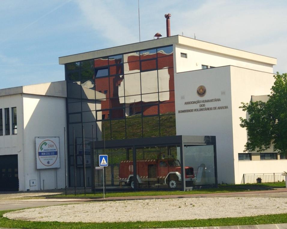 Anadia reforça o apoio aos Bombeiros Voluntários de Anadia para aquisição de fardas.