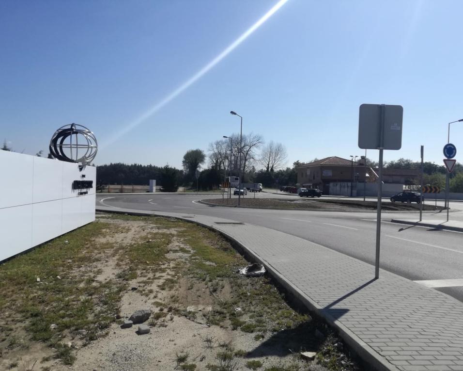 Veículos pesados com circulação condicionada no troço urbano da Avenida Europa em Cacia.