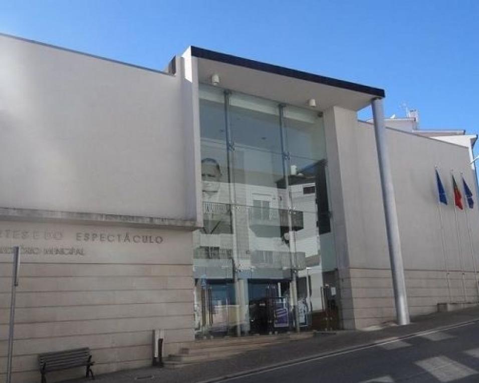 Sever: Centro das Artes do Espetáculo apresenta peça sobre colonização, racismo e género. Sever: Centro das Artes do Espetáculo apresenta peça sobre colonização, racismo e género.