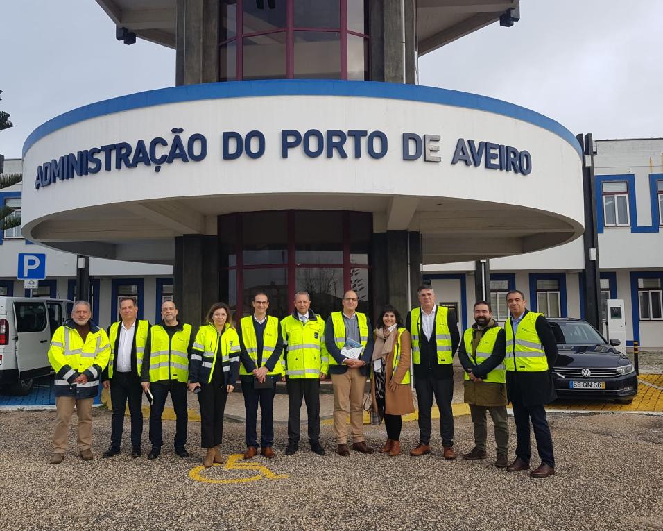 Porto de Aveiro recebe visita de delegação do PCI.