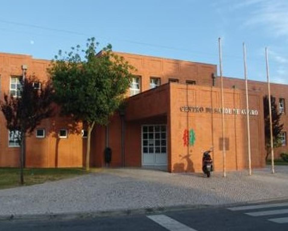 Aveiro: Tendas para “Unidade Covid-19 instaladas junto ao Centro de Saúde.