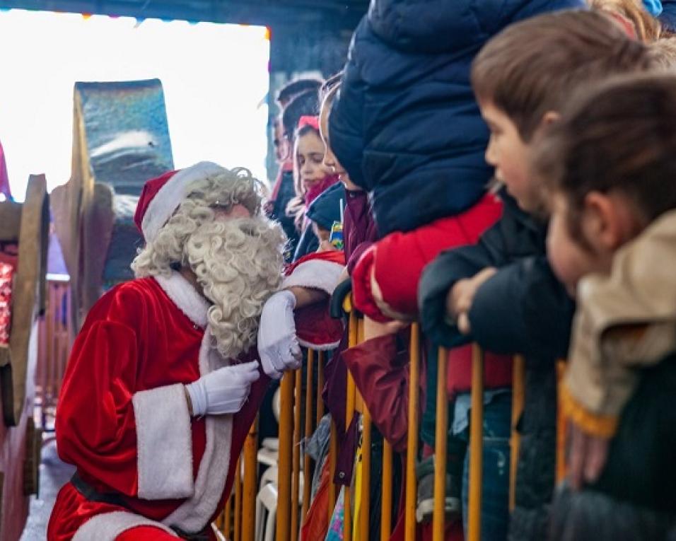 Albergaria apresenta programação de Natal “Lugar das Cores”.