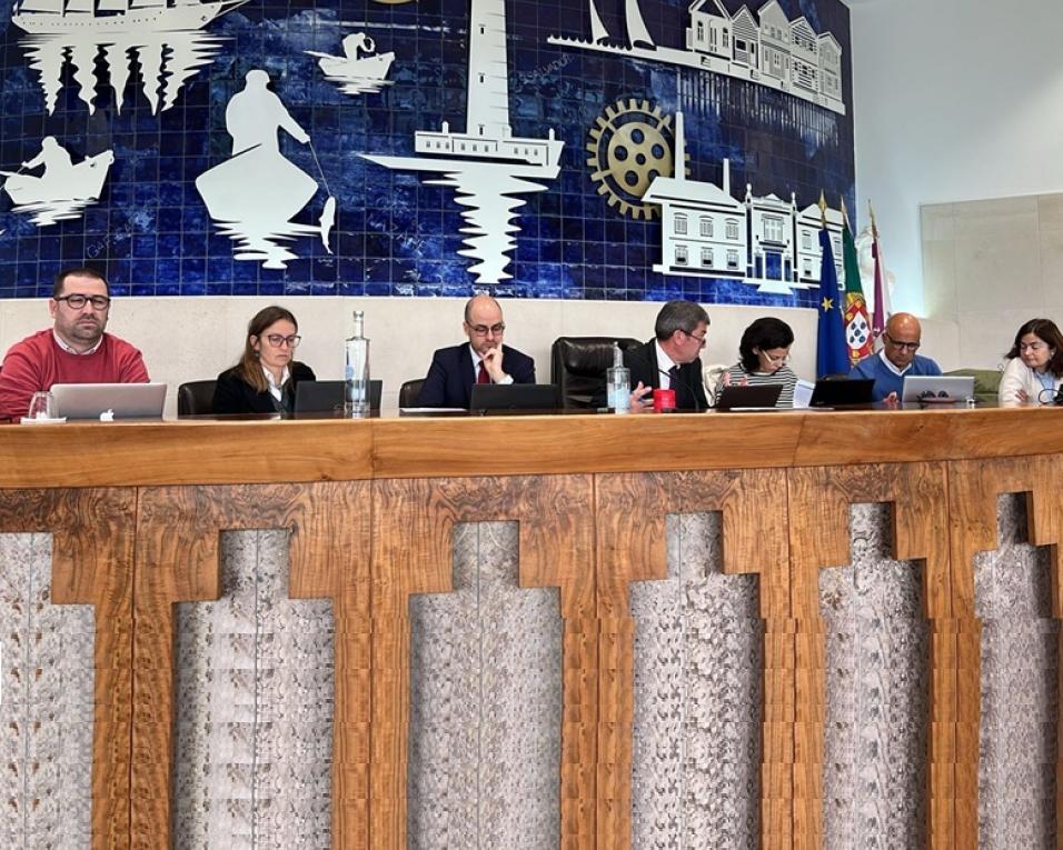 ps contra ajuste direto em comunicacao
