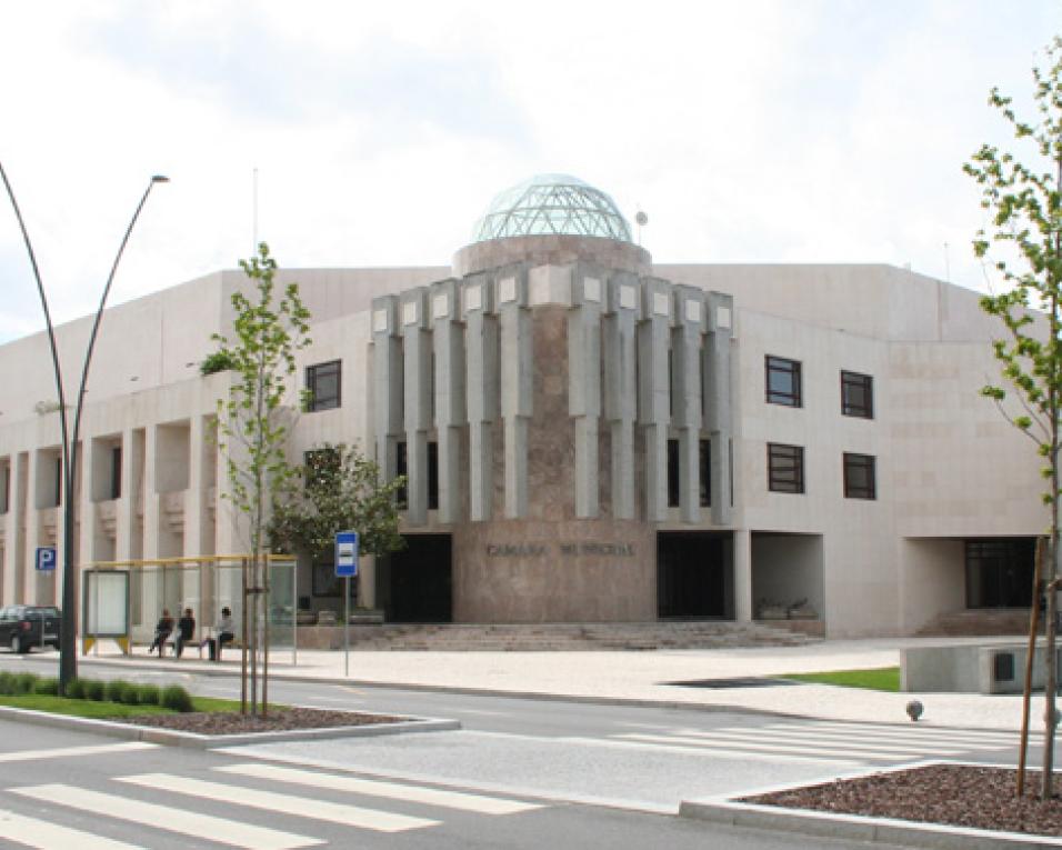 Covid-19: Câmara de Ílhavo alarga apoios sociais e fiscais a munícipes e comerciantes.