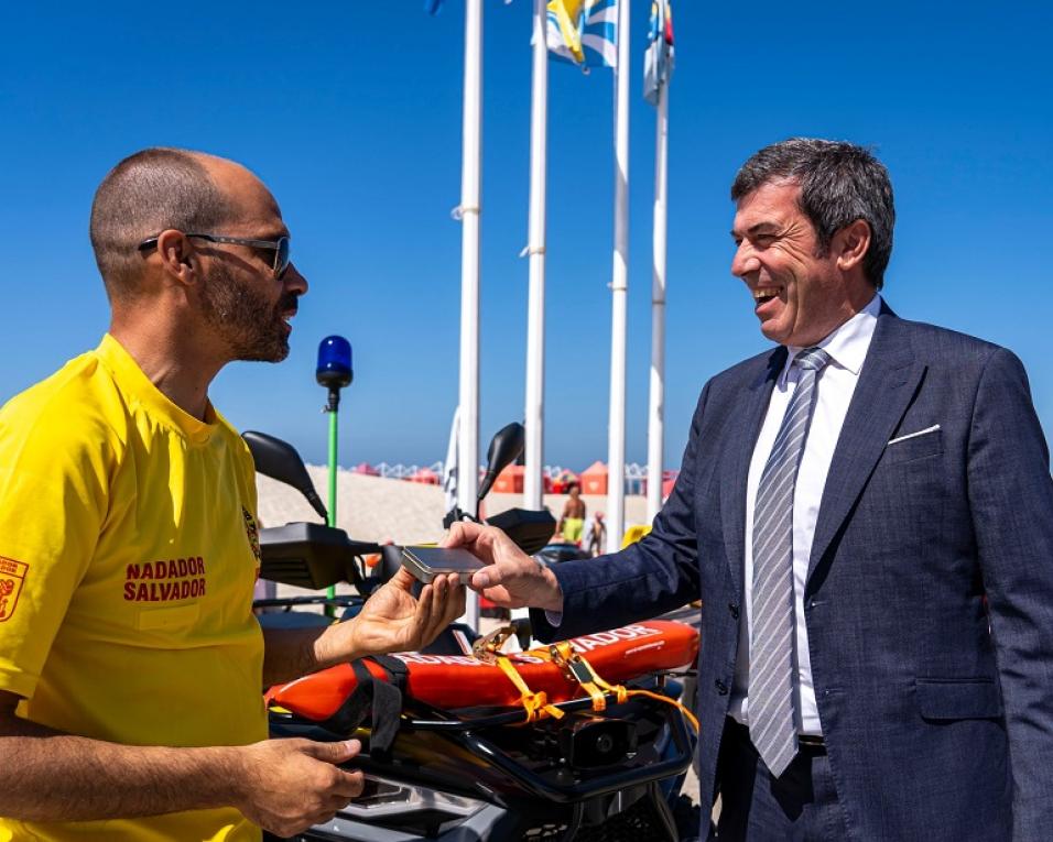 Nadadores salvadores recebem moto 4x4 em verão mais tranquilo do que o habitual. Nadadores salvadores recebem moto 4x4 em verão mais tranquilo do que o habitual.