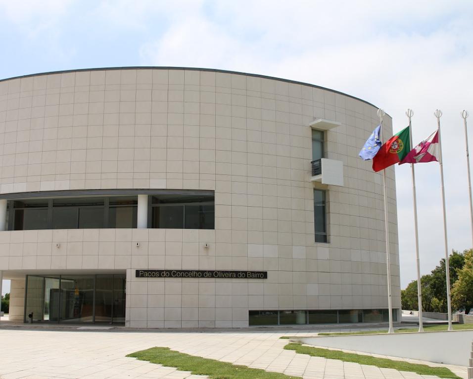 Oliveira do Bairro aprova medidas de apoio à manutenção de emprego.