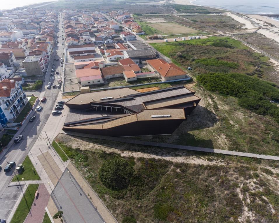 Música ao final do dia na Costa Nova e Aveiro com vista para o pôr-do-sol.