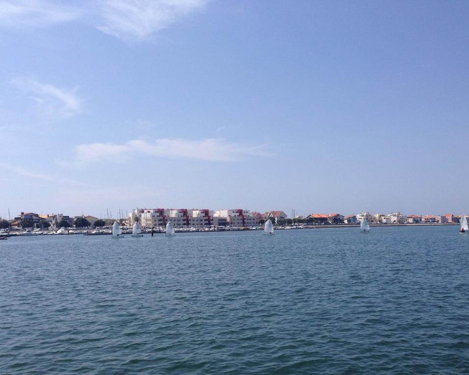 Costa Nova: Escola de vela reuniu pais e velejadores.