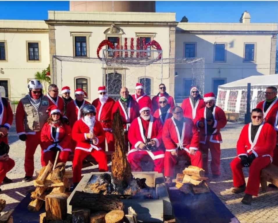 Moliceiro Vespa Clube promove primeiro desfile de Pais Natal.