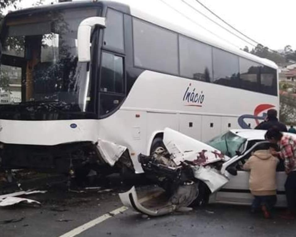 Acidente de viação causa vários feridos em Santa Maria da Feira.