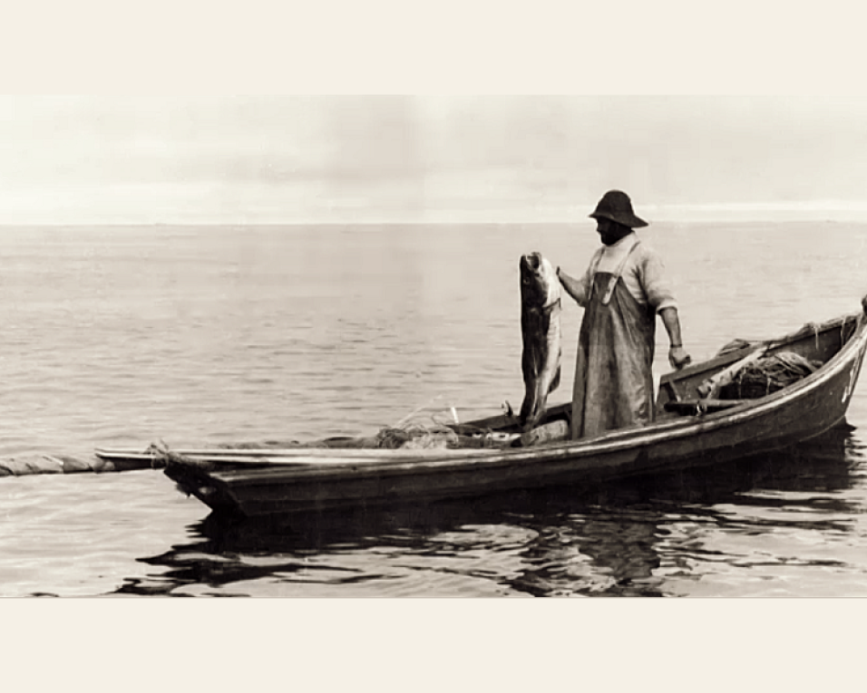 Antigo pescador lança livro sobre vida na pesca do bacalhau à linha.