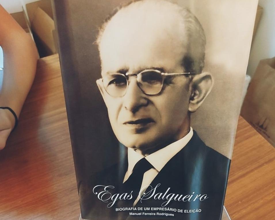 Manuel Ferreira Rodrigues apresenta livro biográfico sobre aveirense Egas Salgueiro.